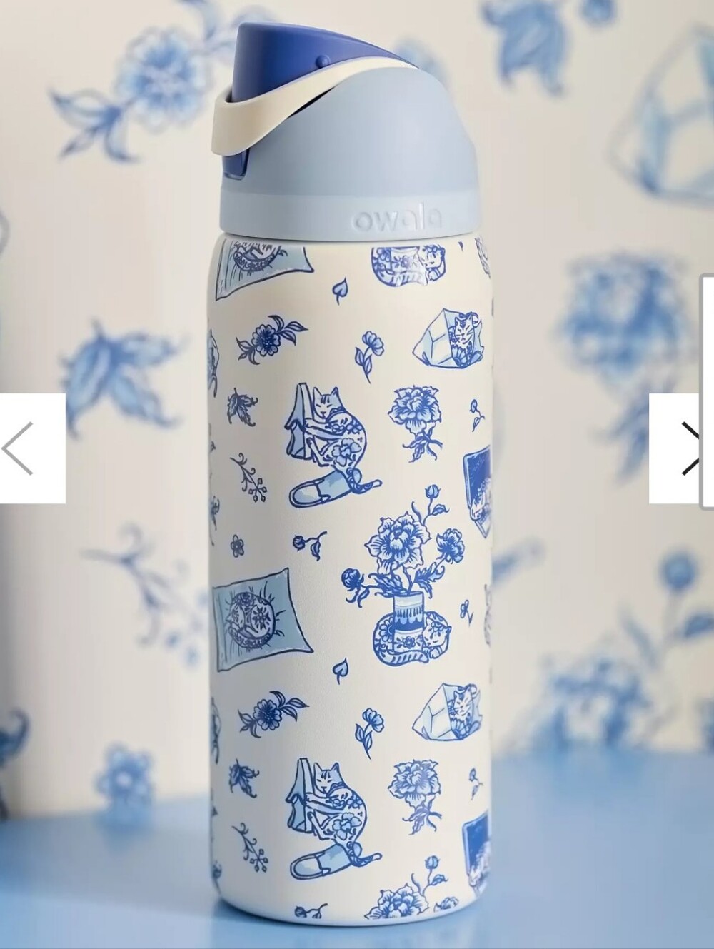 Owala Urban Outfitters Exclusive Delft Cat Print FreeSip 32 oz Water Bottle